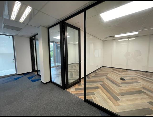 395M² OFFICE TO LET IN BRYANSTON